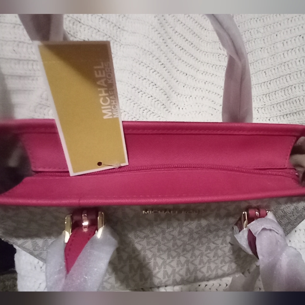 Purse - Picture 4 of 8